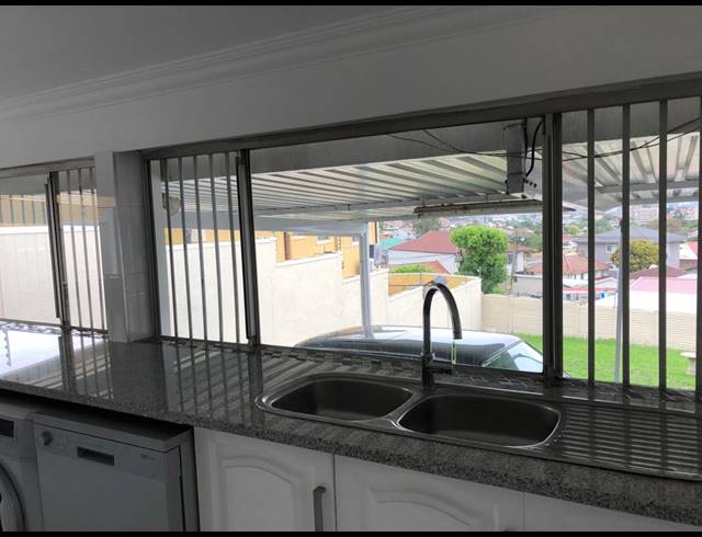 4 BEDROOM FREEHOLD RENTED IN SYDENHAM